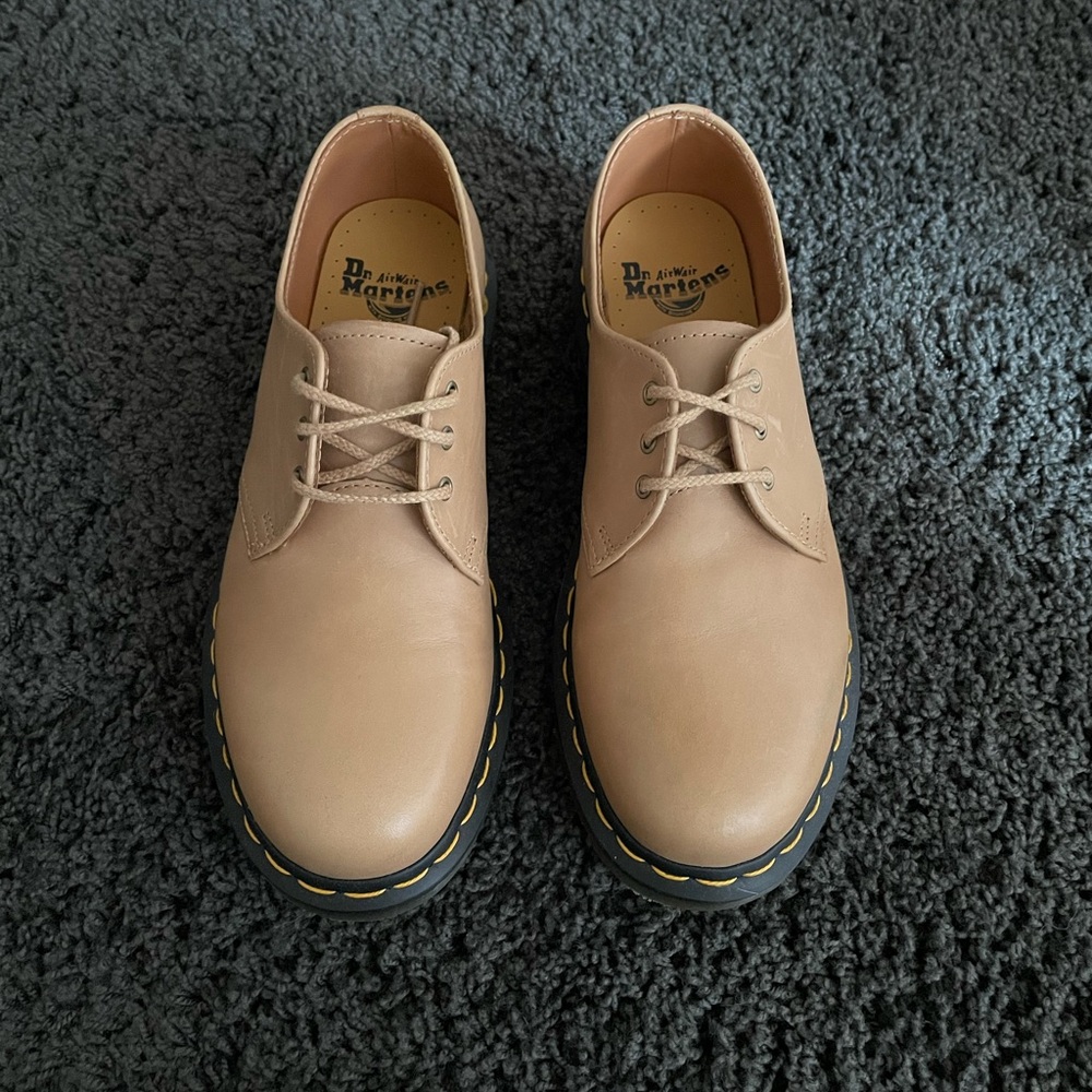 Dr. Martens Tan Leather 1461 oxfords